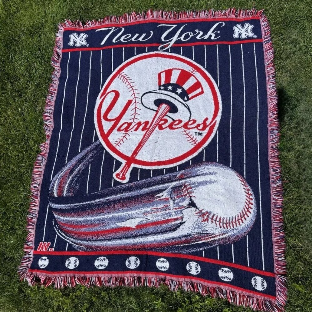 New York Yankees Woven Tapestry Throw Blanket 53x40‎ MLB Pinstripe Fringe